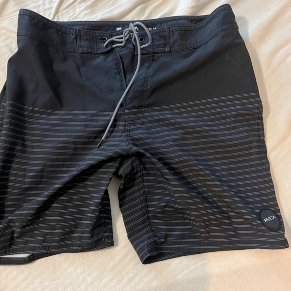 12 pairs of board shorts swim trunks. RVCA salty Crew billabong volcom. Size 34 - Picture 10 of 12